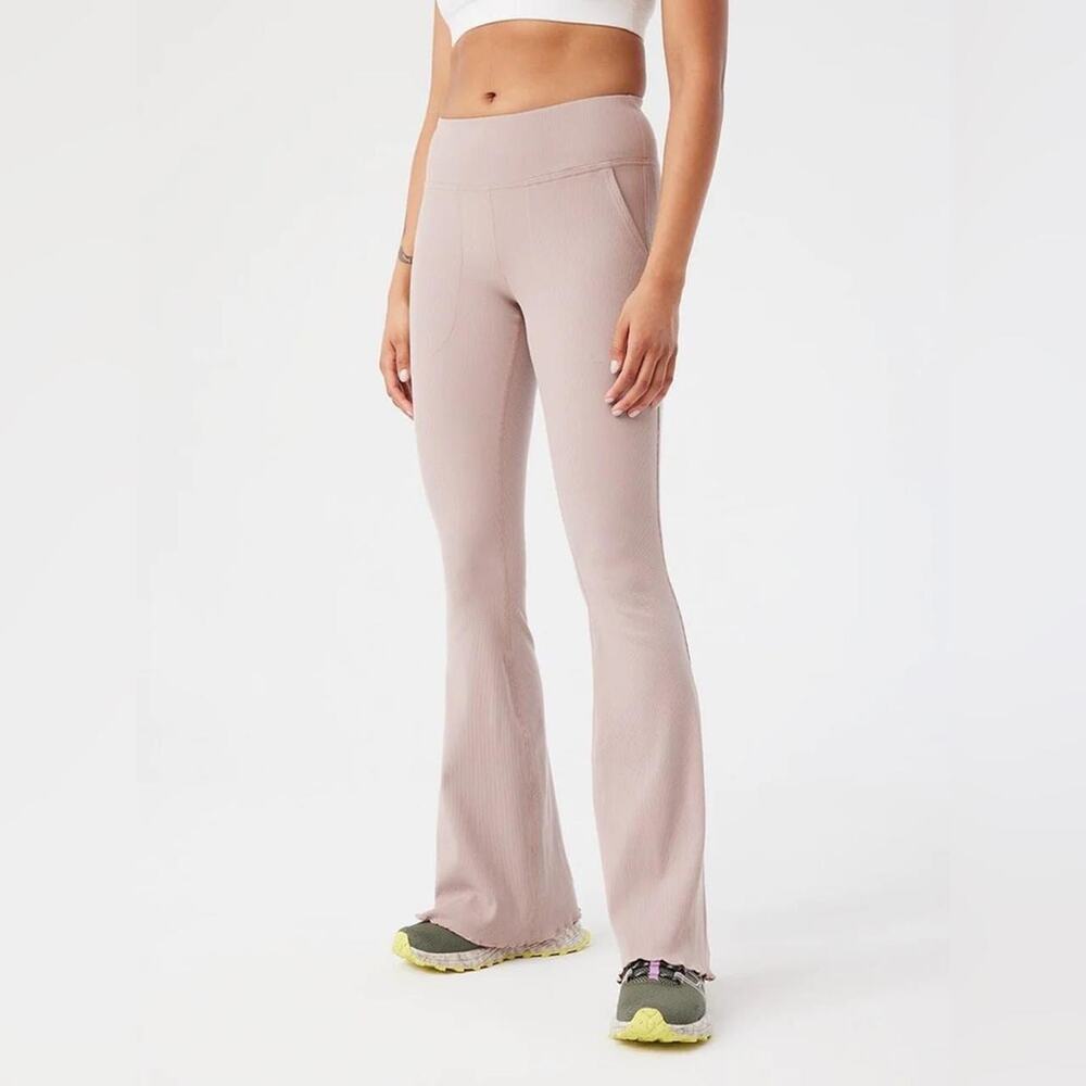 Pants M Outdoor Voices SuperForm Rib Flare Activewear Yoga Athleisure Womens